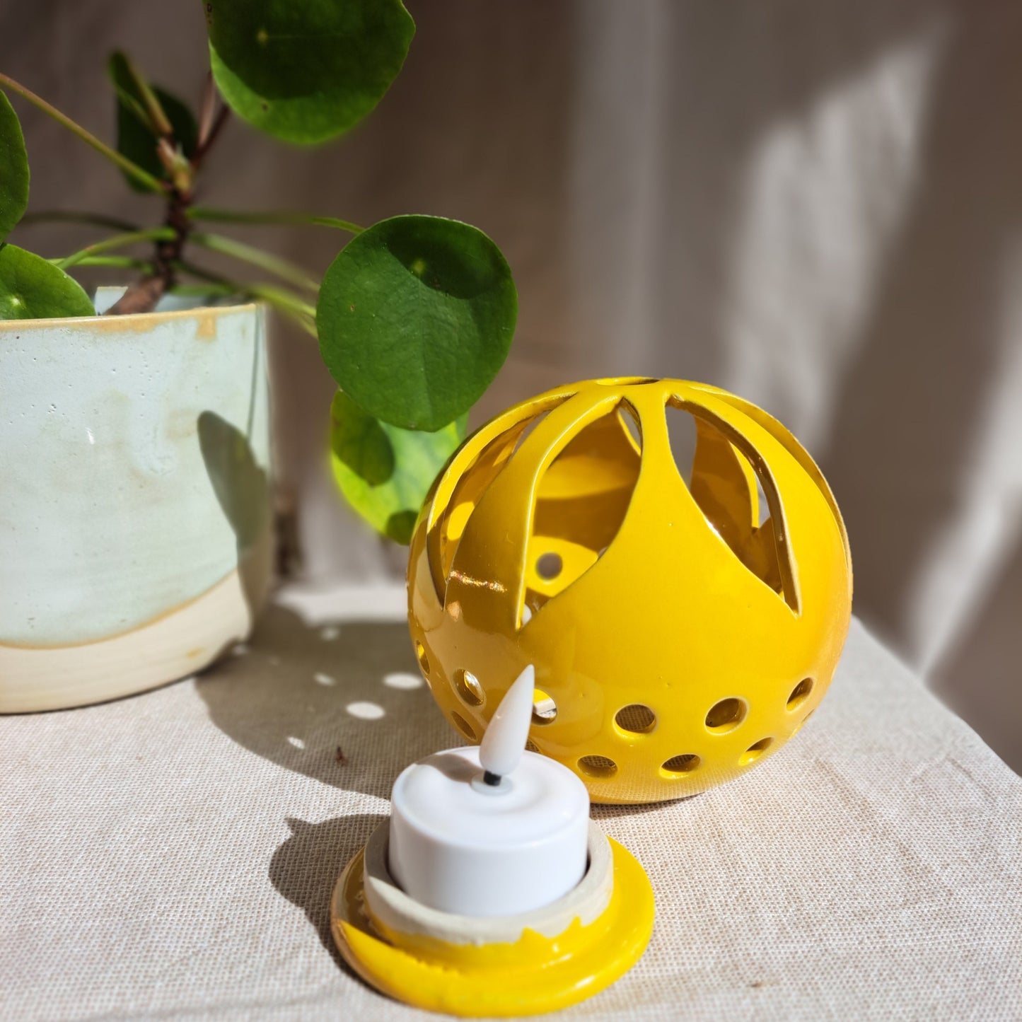 Photophore Jaune motif fleur et ronds