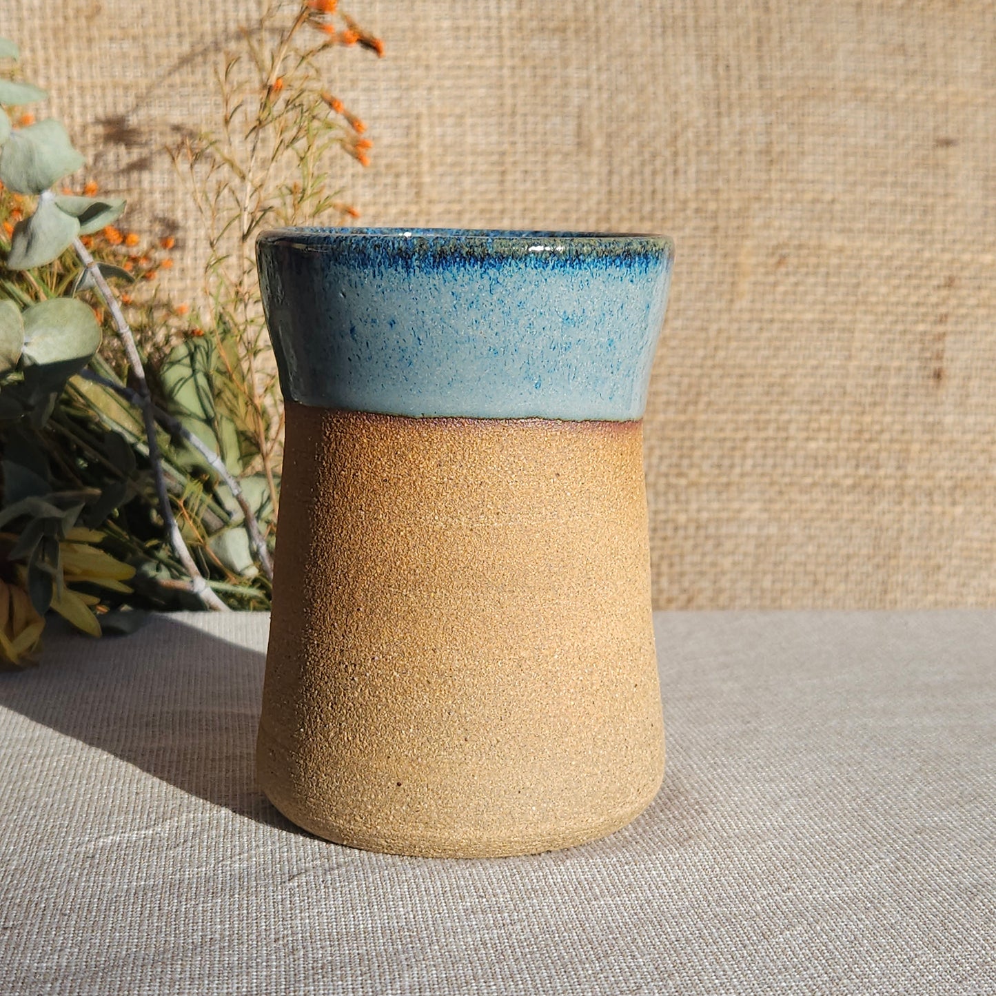 Vase en grès brun