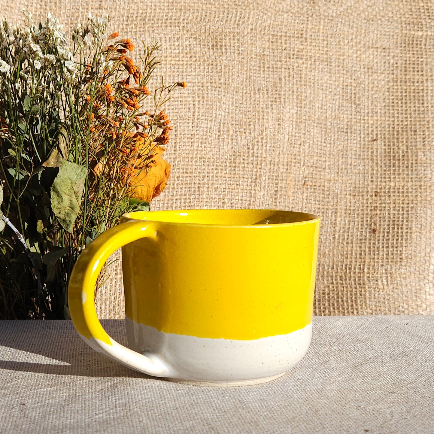Mug Coloré en grès blanc Jaune