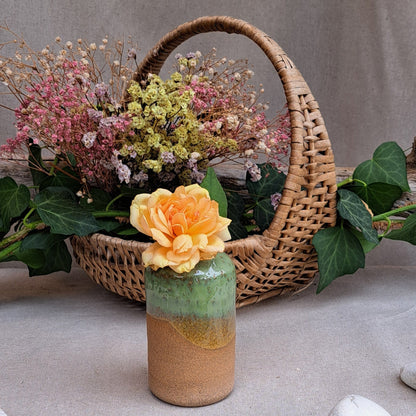 Vase en grès brun