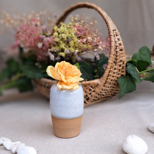 Vase en grès brun