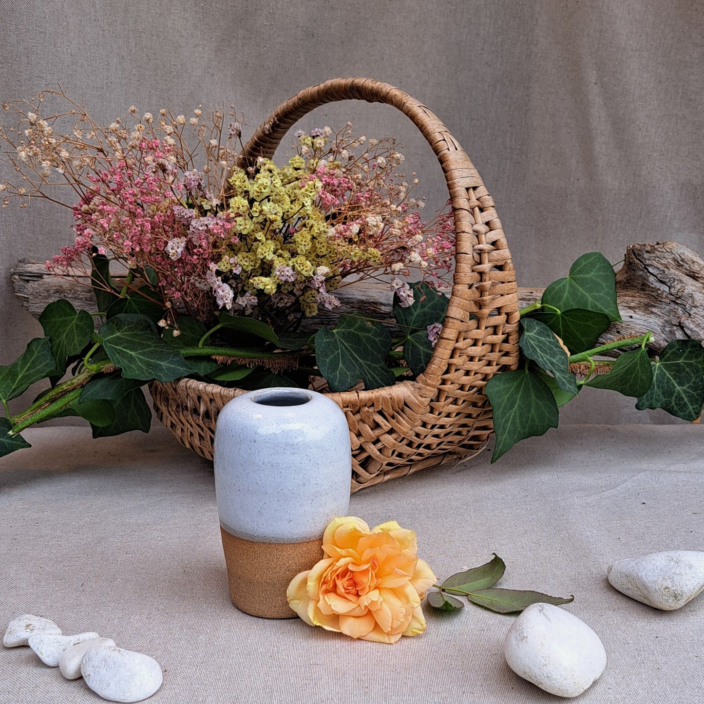 Vase en grès brun