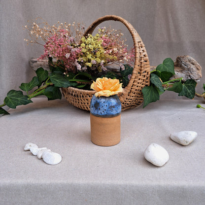 Vase en grès brun