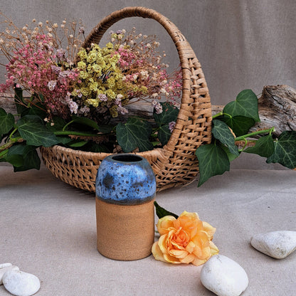 Vase en grès brun