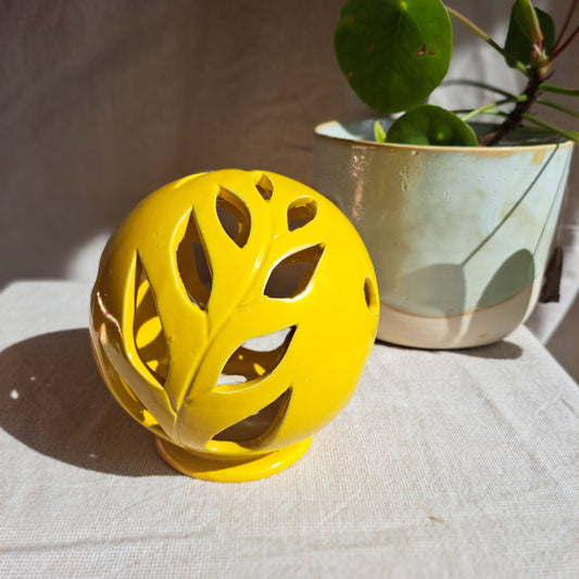 Photophore Jaune motif feuillage et Papillon