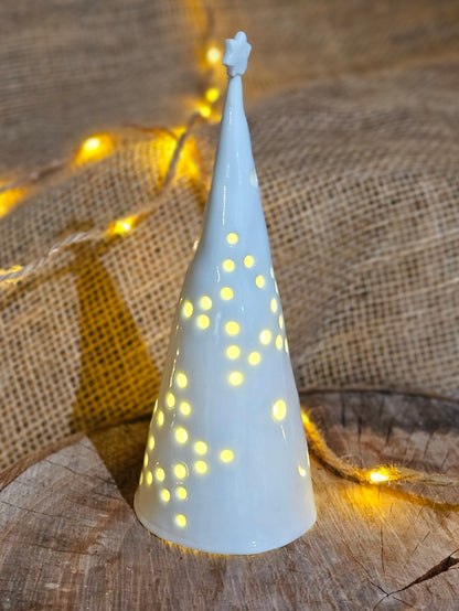 Sapins photophores en porcelaine blanche