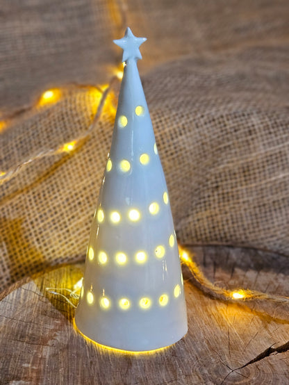 Sapins photophores en porcelaine blanche