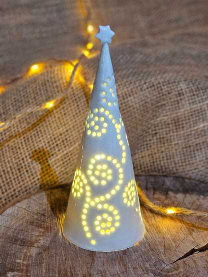 Sapins photophores en porcelaine blanche