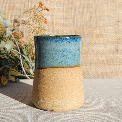 Vase en grès brun