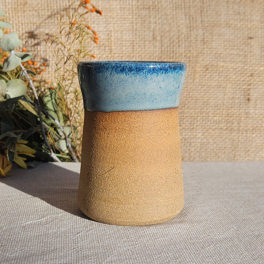 Vase en grès brun