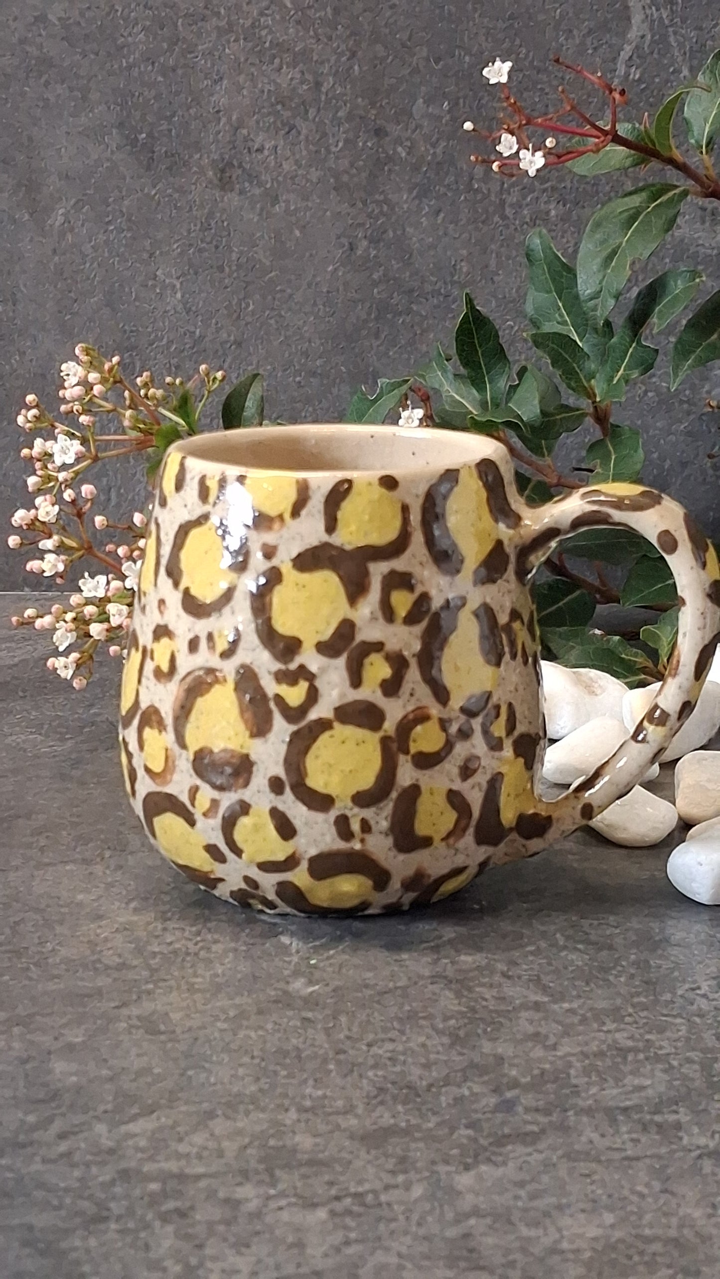 Tasse léopard texturée avec anse